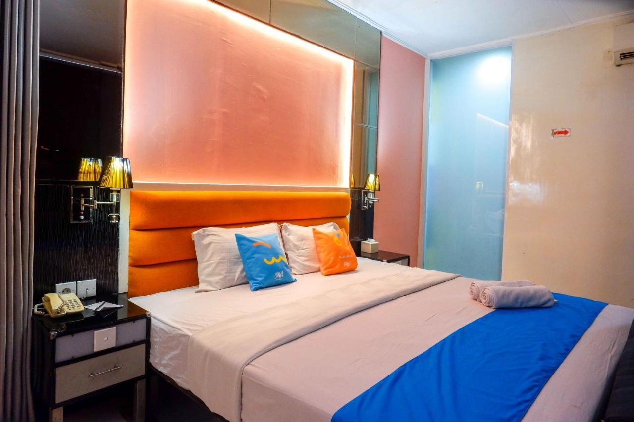 Sans Hotel International Surabaya Gubeng ภายนอก รูปภาพ