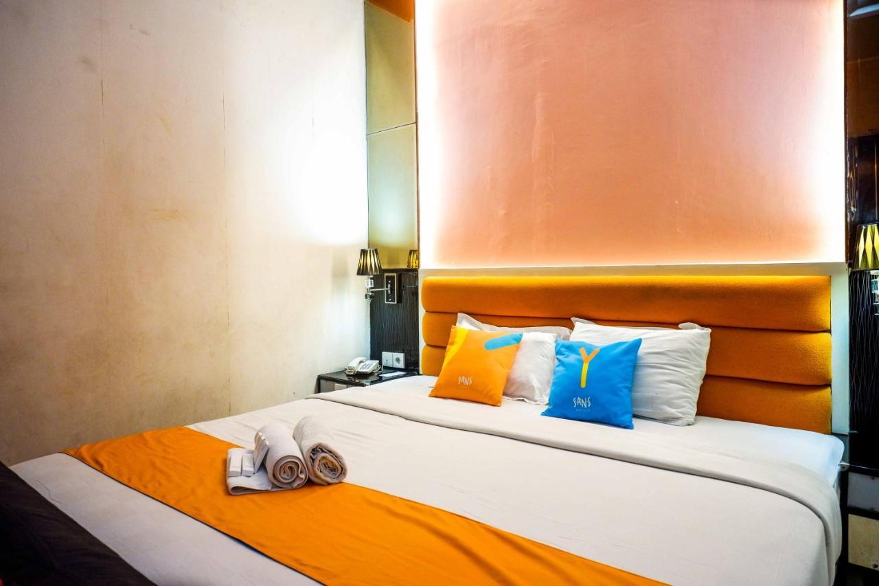 Sans Hotel International Surabaya Gubeng ภายนอก รูปภาพ