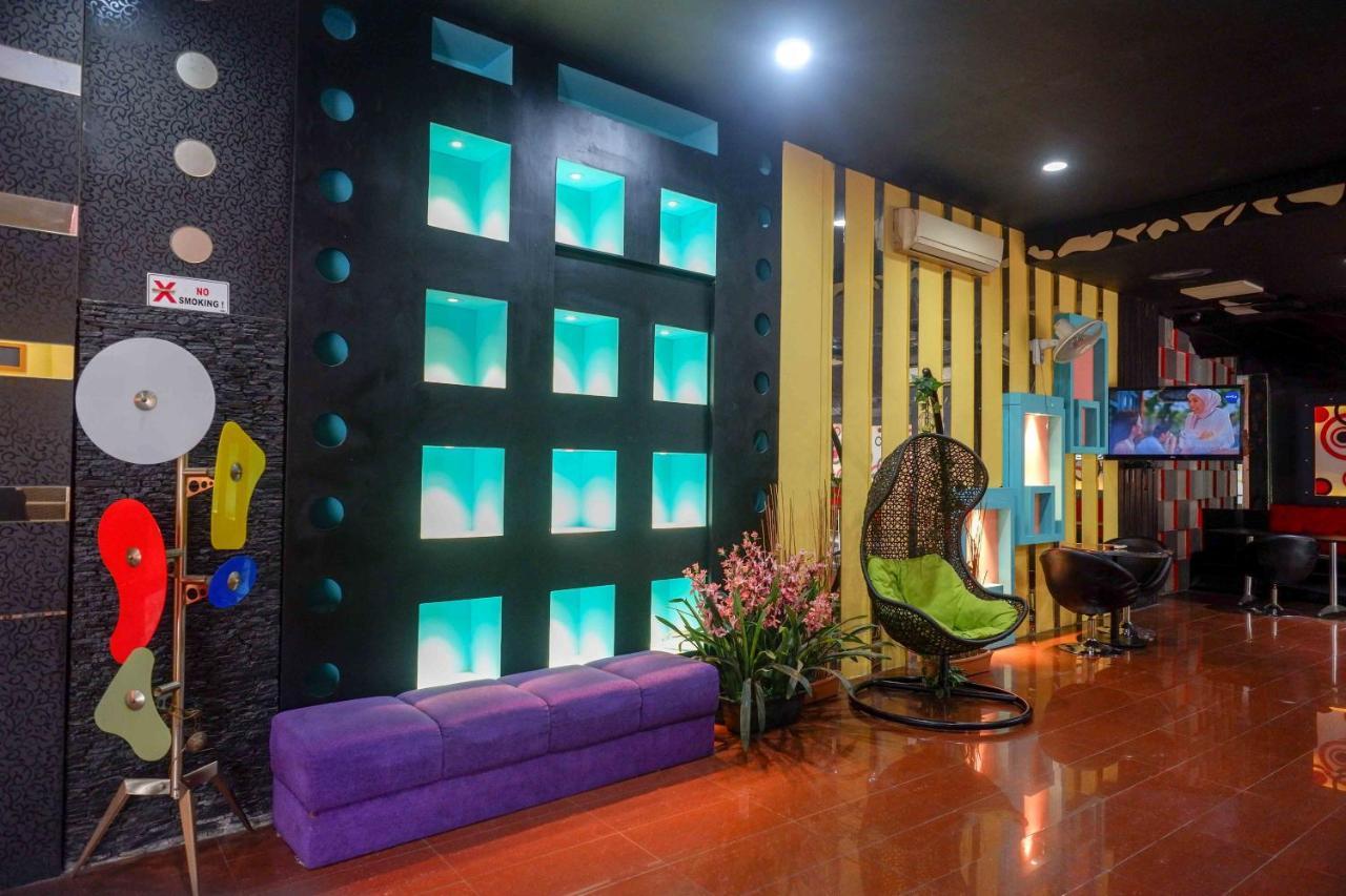 Sans Hotel International Surabaya Gubeng ภายนอก รูปภาพ