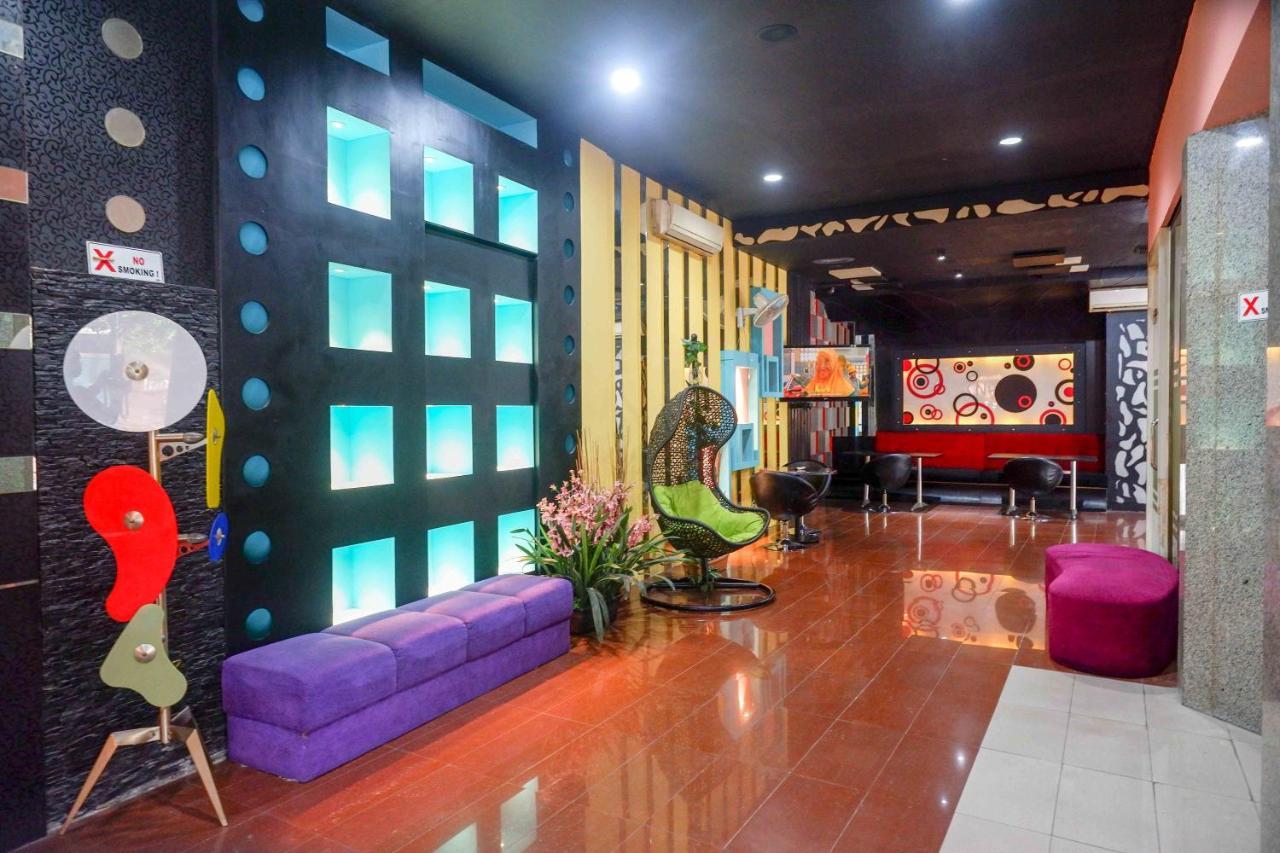 Sans Hotel International Surabaya Gubeng ภายนอก รูปภาพ