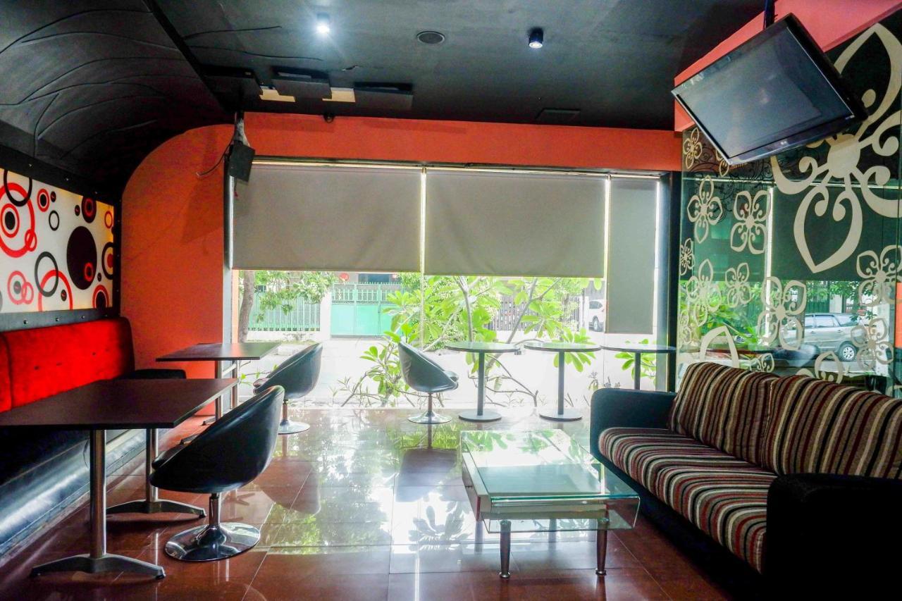 Sans Hotel International Surabaya Gubeng ภายนอก รูปภาพ