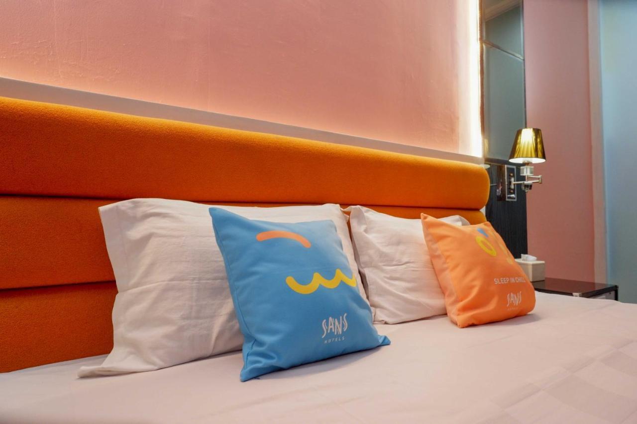 Sans Hotel International Surabaya Gubeng ภายนอก รูปภาพ