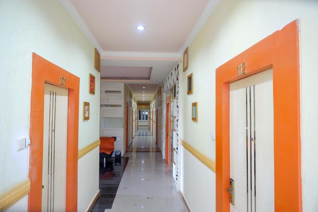 Sans Hotel International Surabaya Gubeng ภายนอก รูปภาพ
