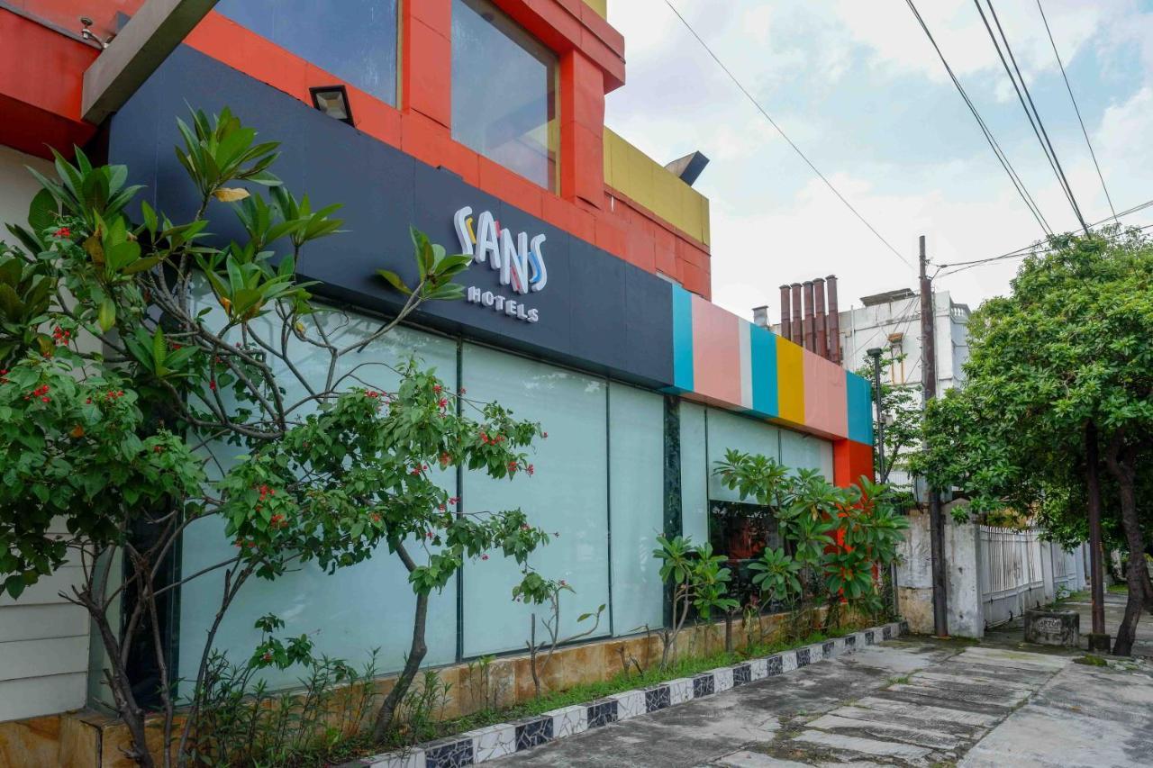 Sans Hotel International Surabaya Gubeng ภายนอก รูปภาพ
