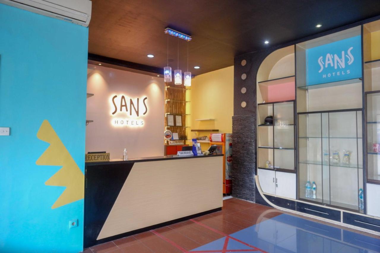 Sans Hotel International Surabaya Gubeng ภายนอก รูปภาพ