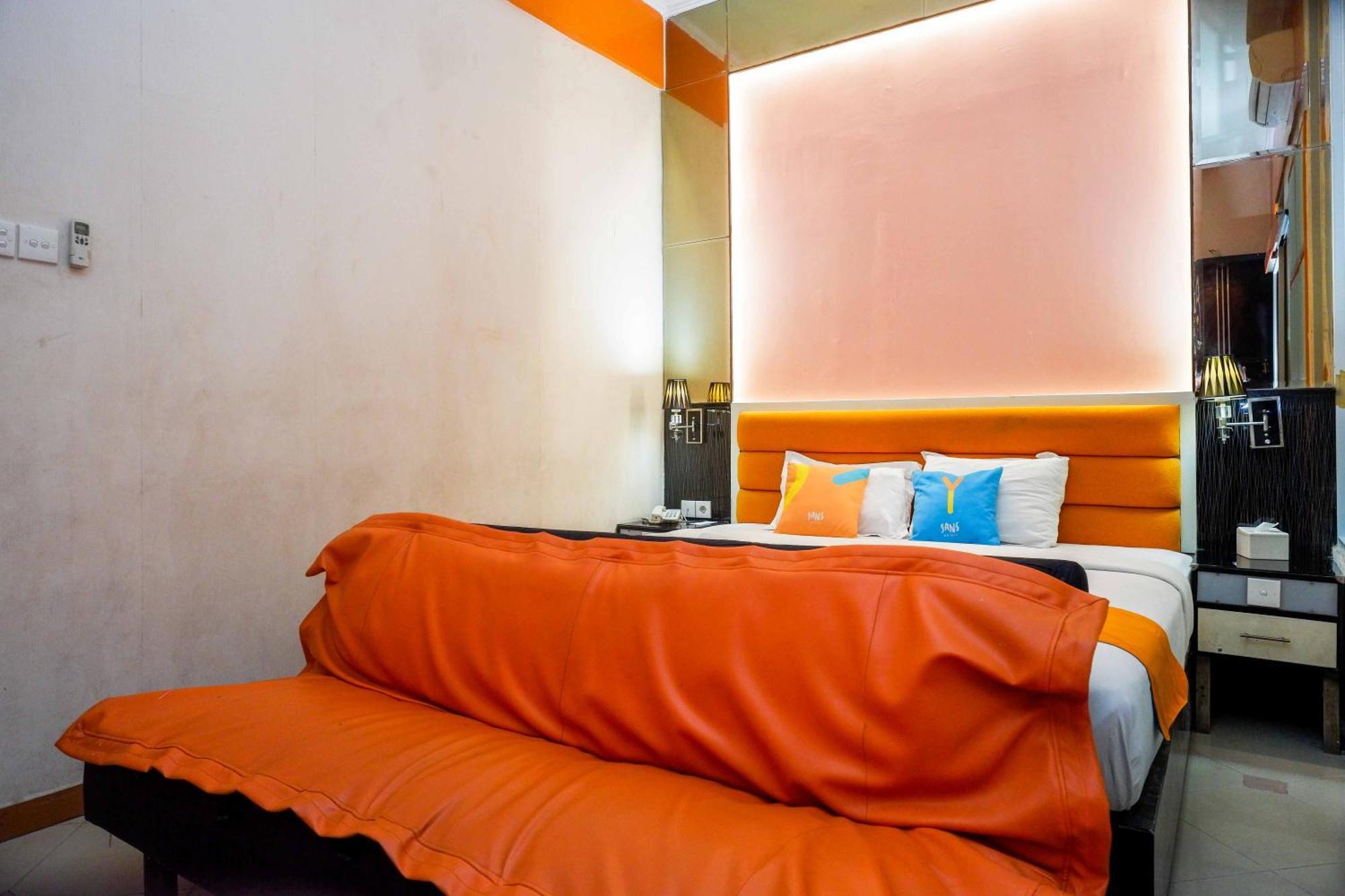 Sans Hotel International Surabaya Gubeng ภายนอก รูปภาพ