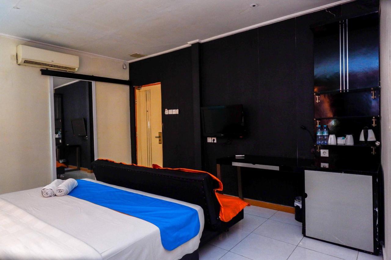 Sans Hotel International Surabaya Gubeng ภายนอก รูปภาพ
