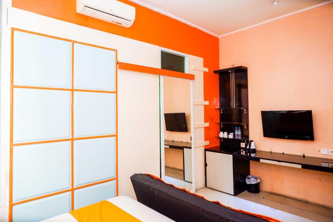 Sans Hotel International Surabaya Gubeng ภายนอก รูปภาพ