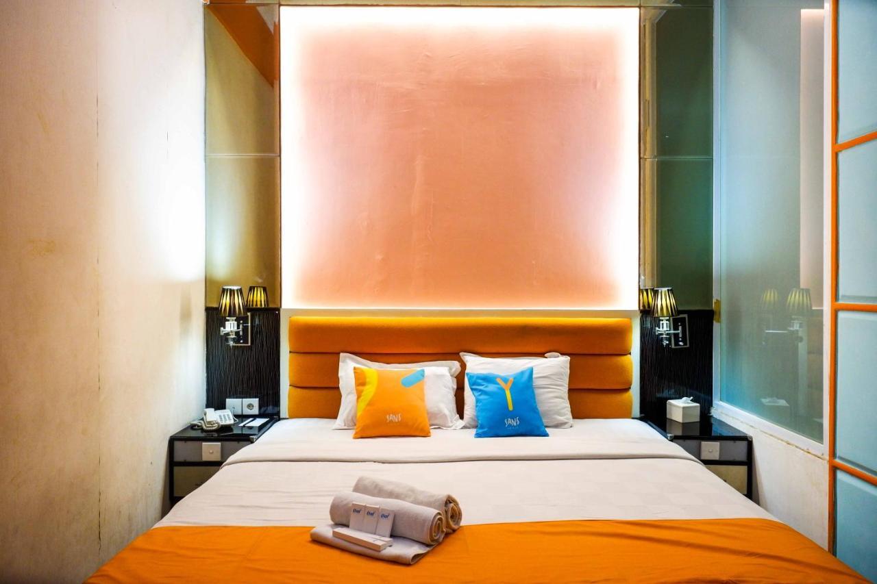 Sans Hotel International Surabaya Gubeng ภายนอก รูปภาพ