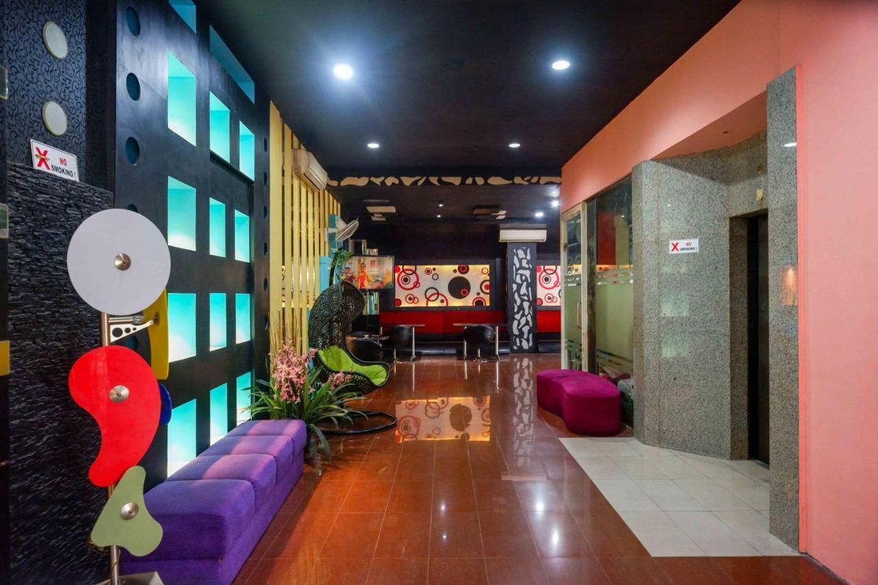 Sans Hotel International Surabaya Gubeng ภายนอก รูปภาพ