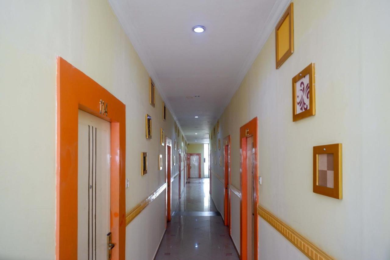 Sans Hotel International Surabaya Gubeng ภายนอก รูปภาพ