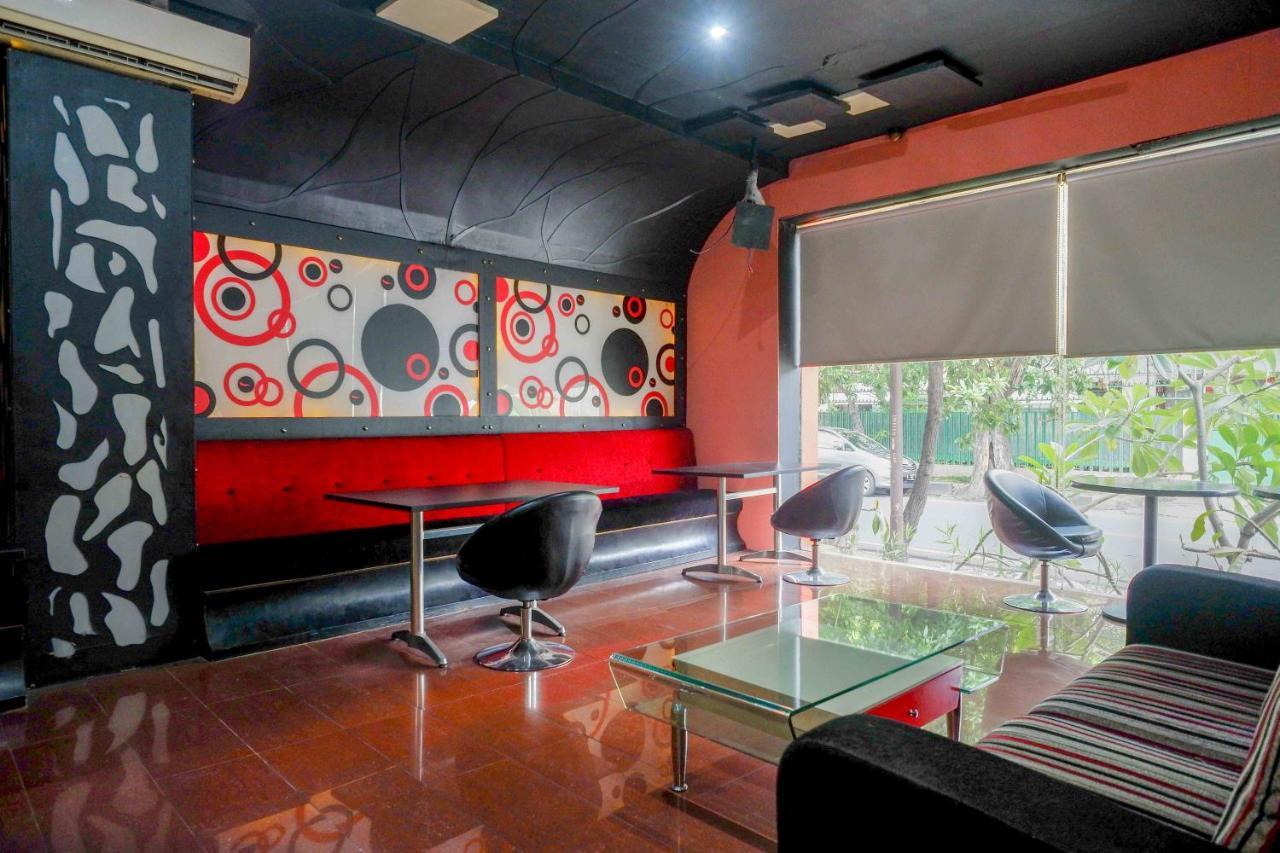 Sans Hotel International Surabaya Gubeng ภายนอก รูปภาพ
